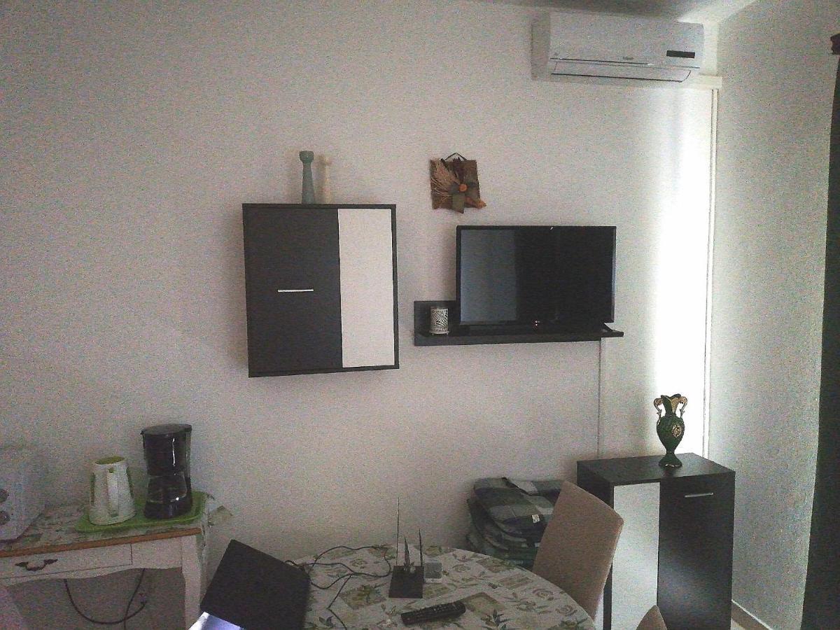 Apartments Mirela โปเรช ภายนอก รูปภาพ
