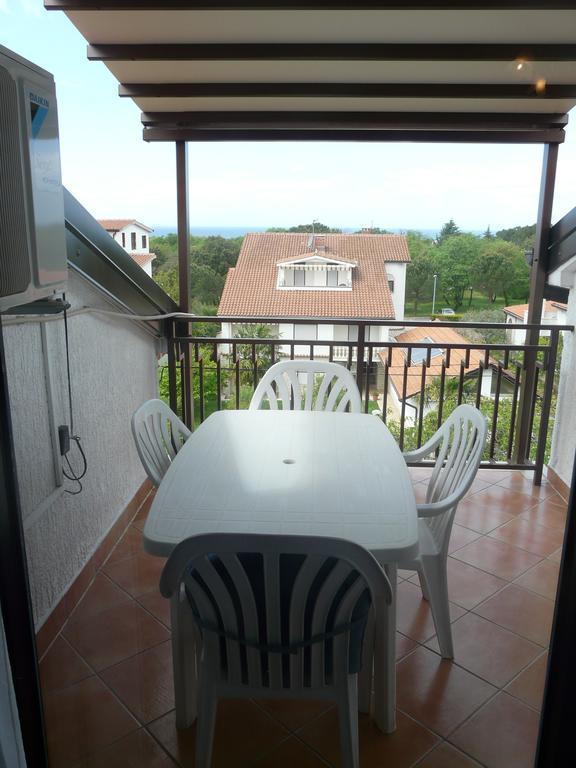 Apartments Mirela โปเรช ภายนอก รูปภาพ
