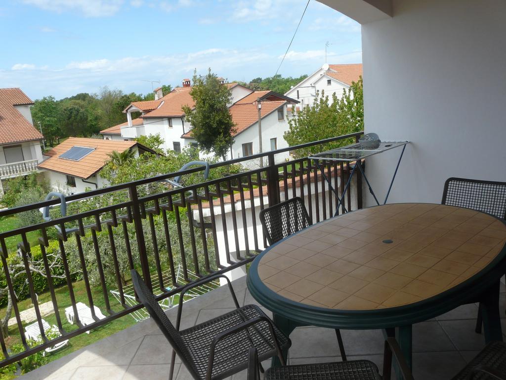 Apartments Mirela โปเรช ภายนอก รูปภาพ