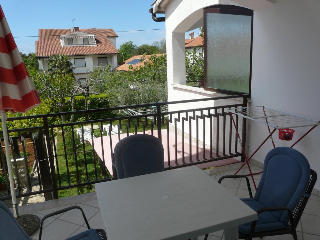 Apartments Mirela โปเรช ภายนอก รูปภาพ