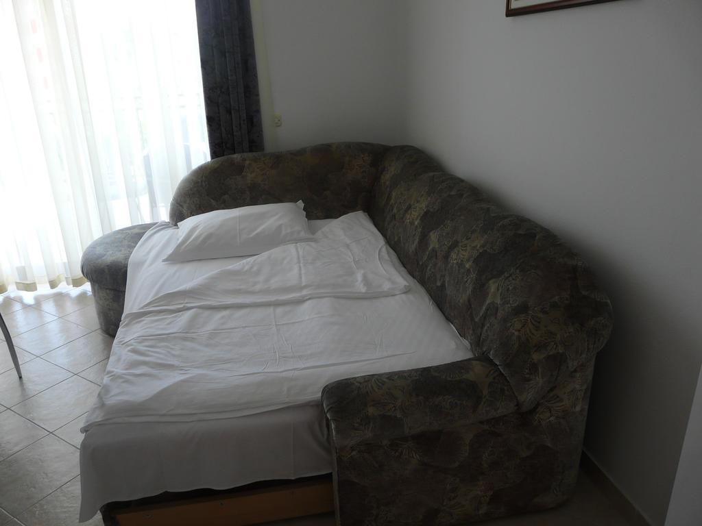Apartments Mirela โปเรช ภายนอก รูปภาพ