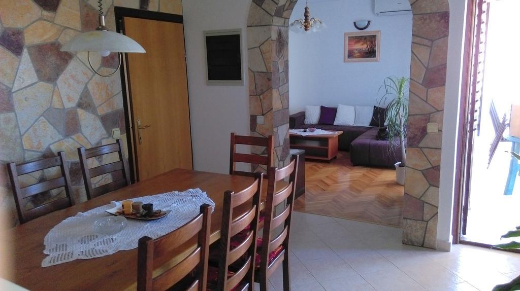 Apartments Mirela โปเรช ภายนอก รูปภาพ