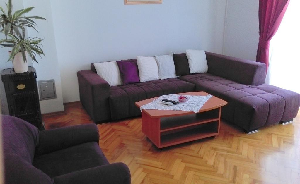Apartments Mirela โปเรช ภายนอก รูปภาพ