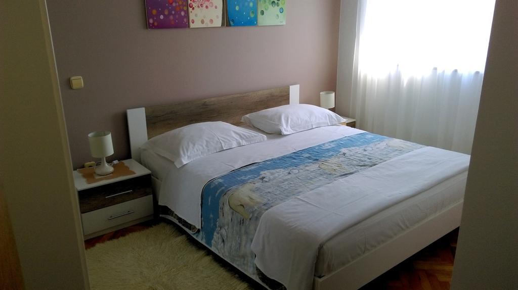 Apartments Mirela โปเรช ภายนอก รูปภาพ