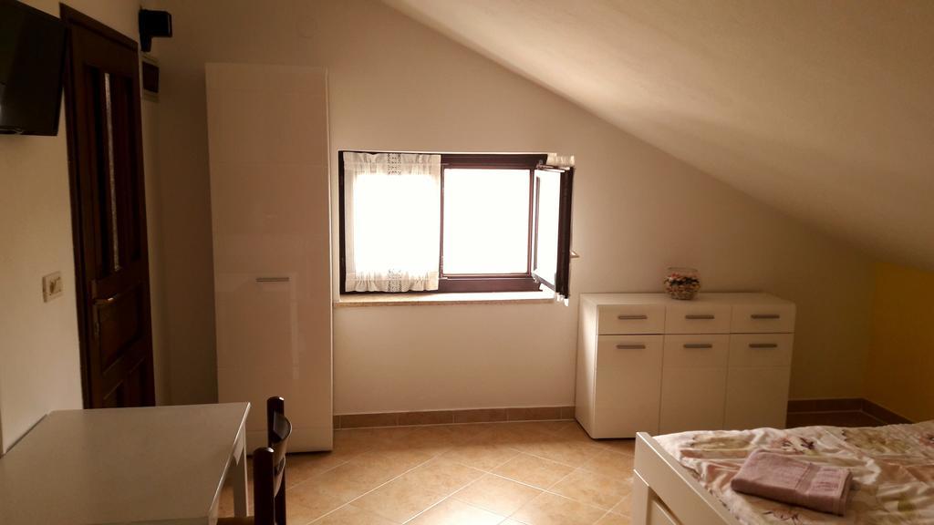 Apartments Mirela โปเรช ภายนอก รูปภาพ